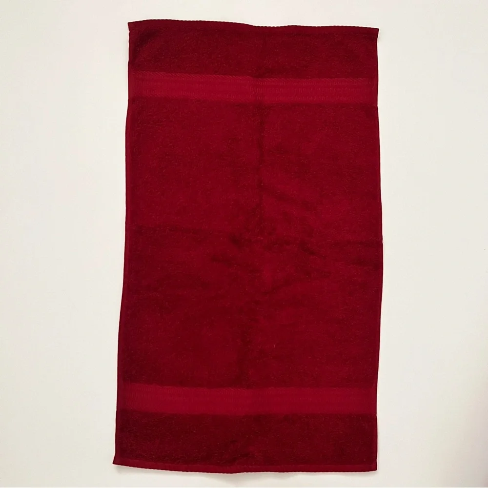 NWOT Set of 100%Cotton Hand Towels